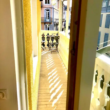Confort Coeur De Grand Balcon Le Neouvielle Apartmán