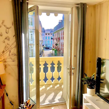 Confort Coeur De Grand Balcon Le Neouvielle Apartmán *