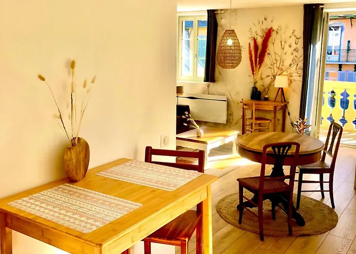 Confort Coeur De Grand Balcon Le Neouvielle アパート *