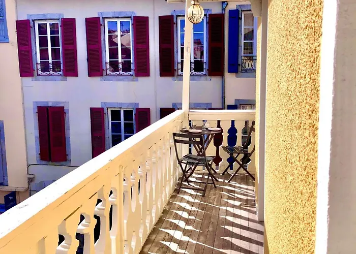 Confort Coeur De Grand Balcon Le Neouvielle * バニエール・ド・ビゴール