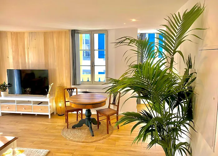 Confort Coeur De Grand Balcon Le Neouvielle バニエール・ド・ビゴール